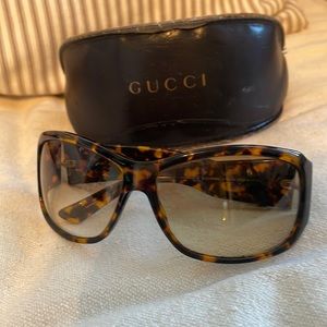 AUTHENTIC Gucci sunglasses!!